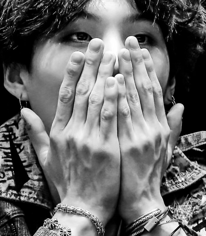 Do we really need another voting thread..? Do we..?Yes, this one we need. Bangtan hands. Go, go, go!! Share and vote!! #BestFanArmy  #BTSARMY  @BTS_twt  #iHeartAwards