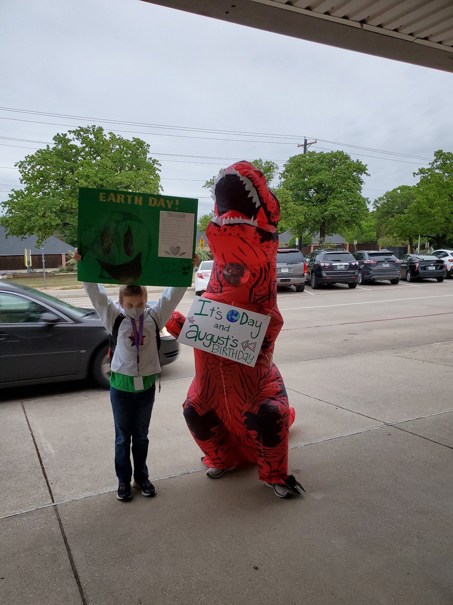 SamHouston1982's tweet image. We are celebrating Earth Day today at Sam Houston. Thank you PTA for providing ice cream today for all the students who came to school today in an “Earth Friendly” way!