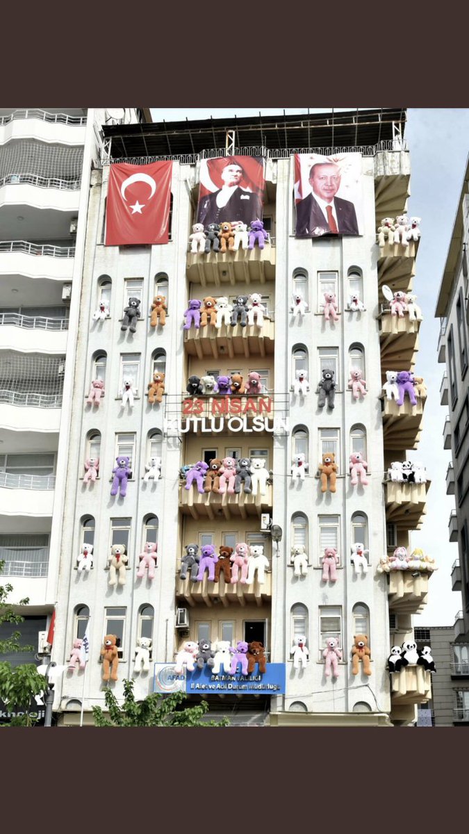 Burası batman. Gazi MUSTAFA KEMAL ATATÜRK'ün bize armağan ettiği günü, aynı durumu diğer şehirlerde görme dileğiyle. Bir mutluluk anı.
#23Nisan