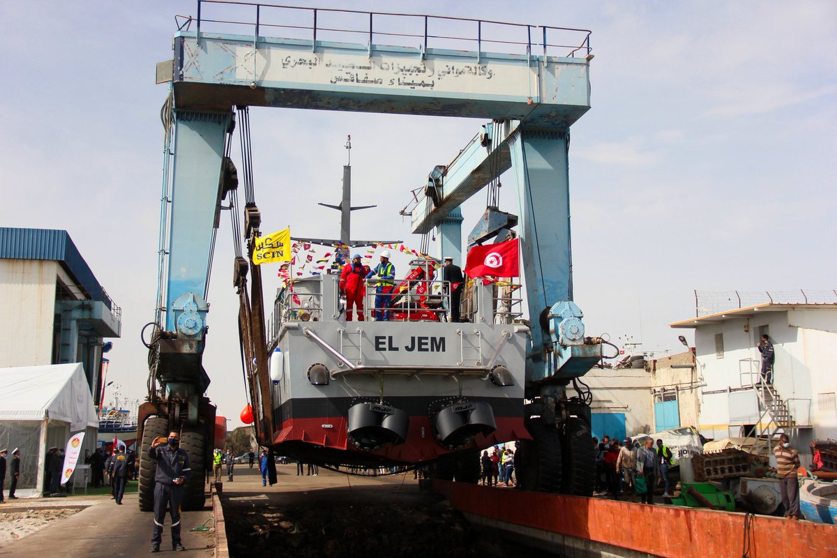 The MoD attended yesterday the float out ceremony of the Patrol Boat "El Jem", the 4th out of 7 Istiklal class Patrol Boats manufactured locally.
The Istiklal class is built in collaboration between the MoD and the #Tunisian shipbuilding company SCIN.