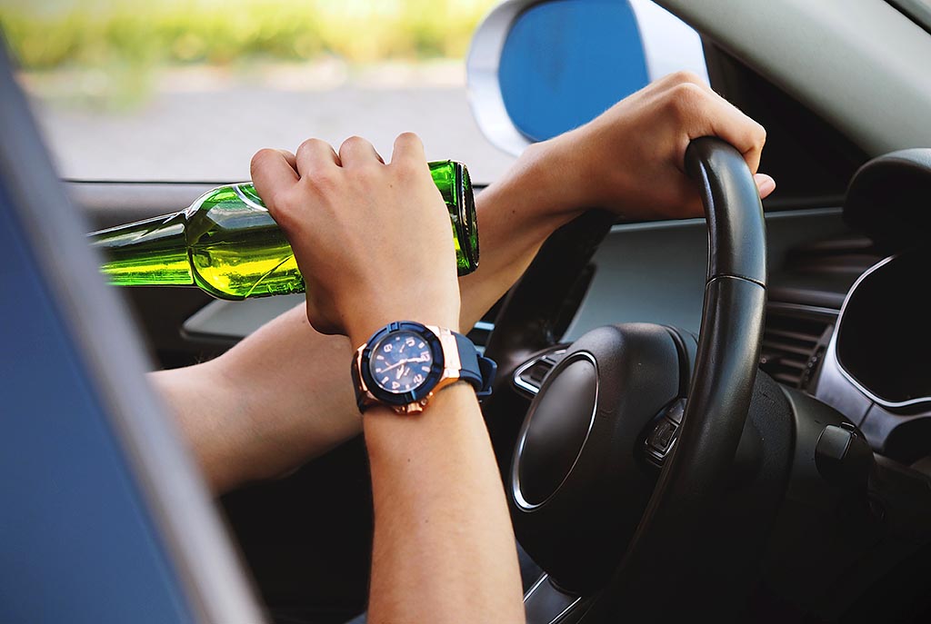 Demokracija1's tweet image. Za volanom tako #pijan, da ni mogel z vozilom ne naprej ne nazaj #kronika
demokracija.si/kronika/za-vol…