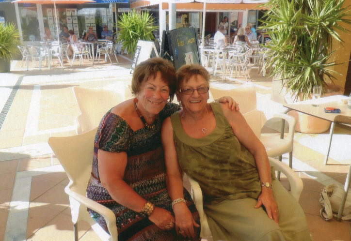 cshortall's tweet image. My awesome Sister Anita with me, in happier times! Happy Birthday Darling on your 2nd birthday without us 💜Miss You💜