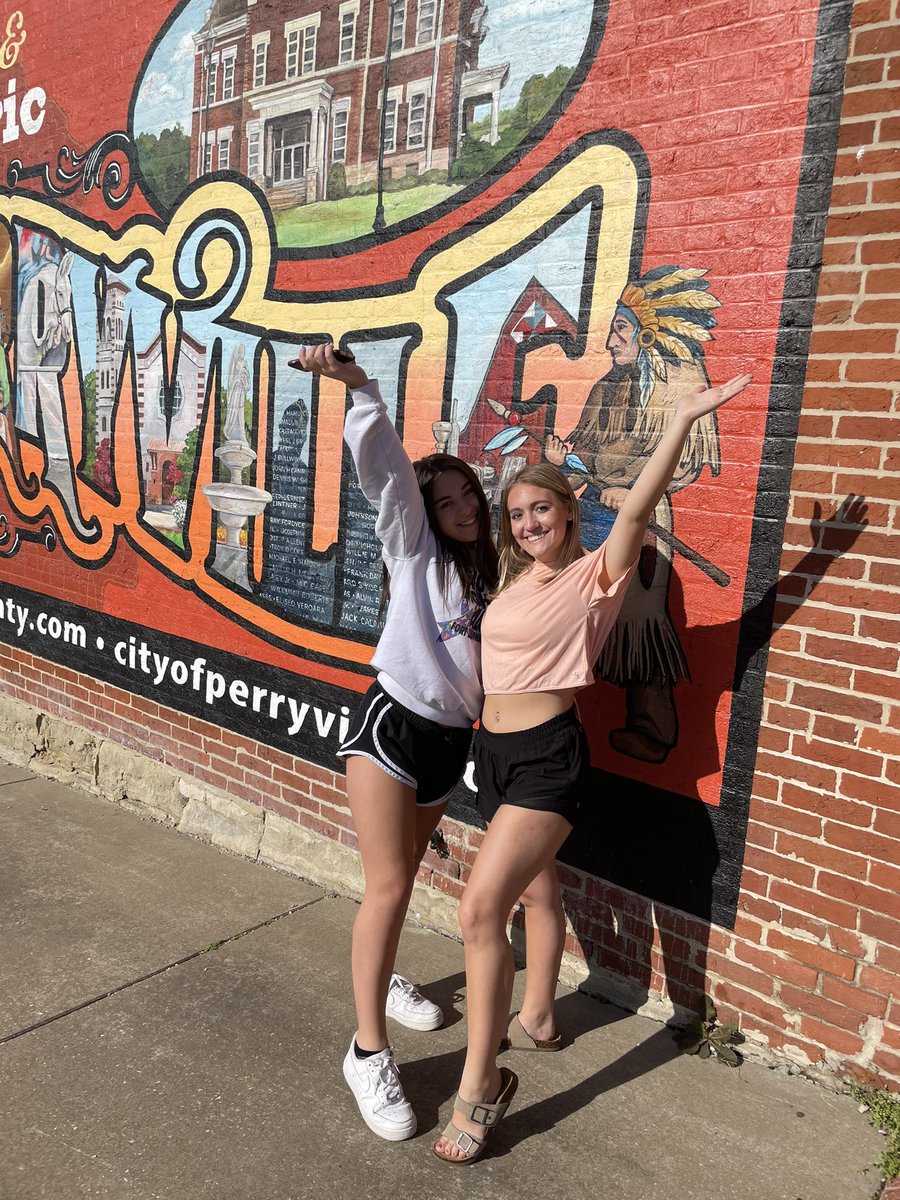 HaleyKopplin's tweet photo. @yearbookfzn @FZNPrincipal @FZN_Wulfert https://t.co/L6oJd0U9ZT