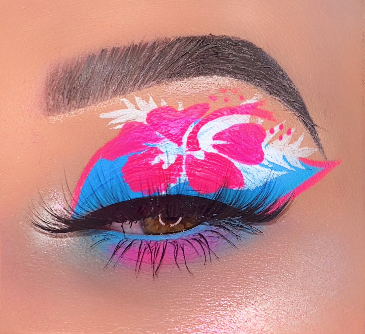 goldhenny_'s tweet photo. So @beautybay ... how many RT’s to become a part of genBB? 🥺🙏🏼 

#praying #oneday #generationbeautybay #genbb https://t.co/SDuLXi95MQ