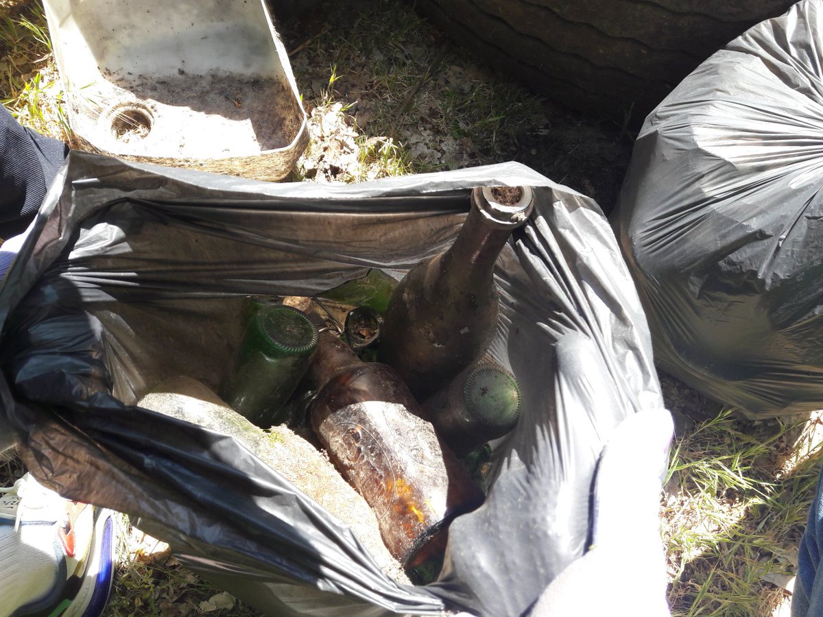 Today, April 22, is the global #EarthDay2021  zcu.io/KBCl  
It's in the spirit of Argolight to be environment-conscious, so we took action.
✔ Cleaning the woods in front of the office: 4 people, 40 min, 4 full bags, &amp; bigger stuff.
🌲🌱 #CleanYourMile! 🌳🌿
