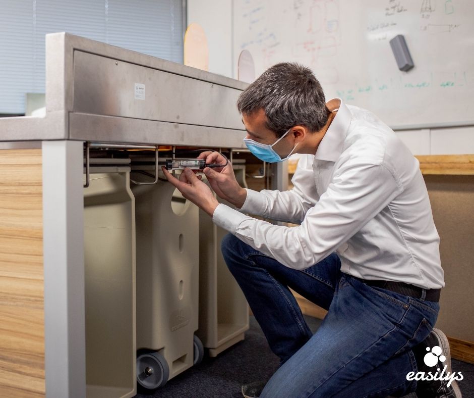 #journeemondialedelaterre🌎
Chez Easilys nous agissons au quotidien en agissant sur la ↘️ du #gaspillage #alimentaire.
Nous avons imaginé avec nos partenaires des tables de tri et #poubelles #connectées pour accompagner les #restaurateurs 
easilys.com