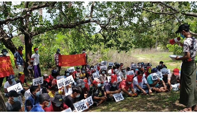 VOABurmese's tweet photo. အမျိုးသားညီညွတ်ရေးအစိုးရ (NUG) ကို ထောက်ခံကြောင်းနှင့် စစ်အာဏာရှင်ဆန့်ကျင်  ဆန္ဒပြလှုပ်ရှားမှုကို တနင်္သာရီတိုင်းဒေသကြီး၊ သရက်ချောင်းမြို့နယ် အောက်ပိုင်းရှိ ကျေးရွာများမှ လူငယ်များ��ုပေါင်းလုပ်ဆောင်ခဲ့ကြတဲ့ မြင်ကွင်းများ။ (ဧပြီ ၂၂၊ ၂၀၂၁)
#WhatsHappeninginMyanmar https://t.co/nB1bs2dZtB