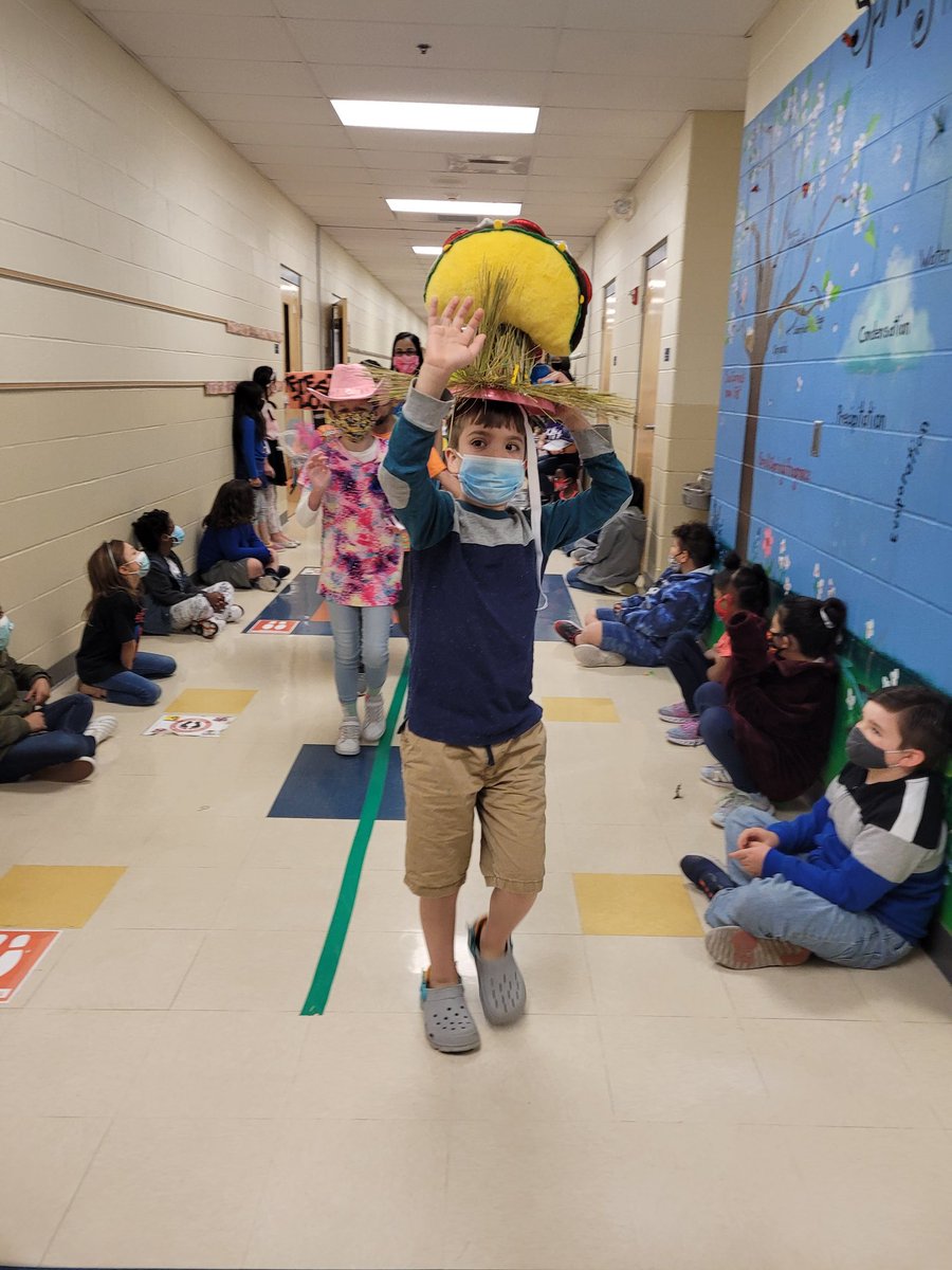 Our Ottsome students were in full Fiesta mode this morning!!🥁 @NISDOtt #VivaFiesta #SanAntonio