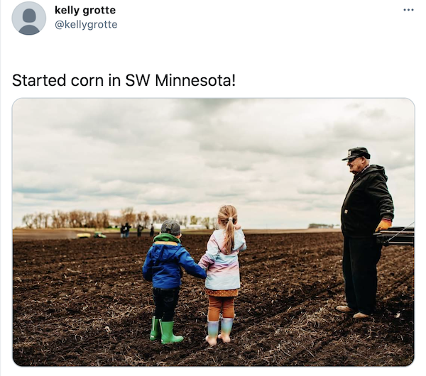 FarmTank's tweet photo. FarmTank Tweet of the Day!

Congrats to @BrentKittelson @cattleNcrops83 @kellygrotte and @ChoatDallas for being featured in @KevinVanTrump report! 

#FarmTank #FarmTankFriday #VTR #Corn #Agriculture #Soybean #AgTwitter #wheat #plant21 @JVTknows https://t.co/hqQQUTY4J0