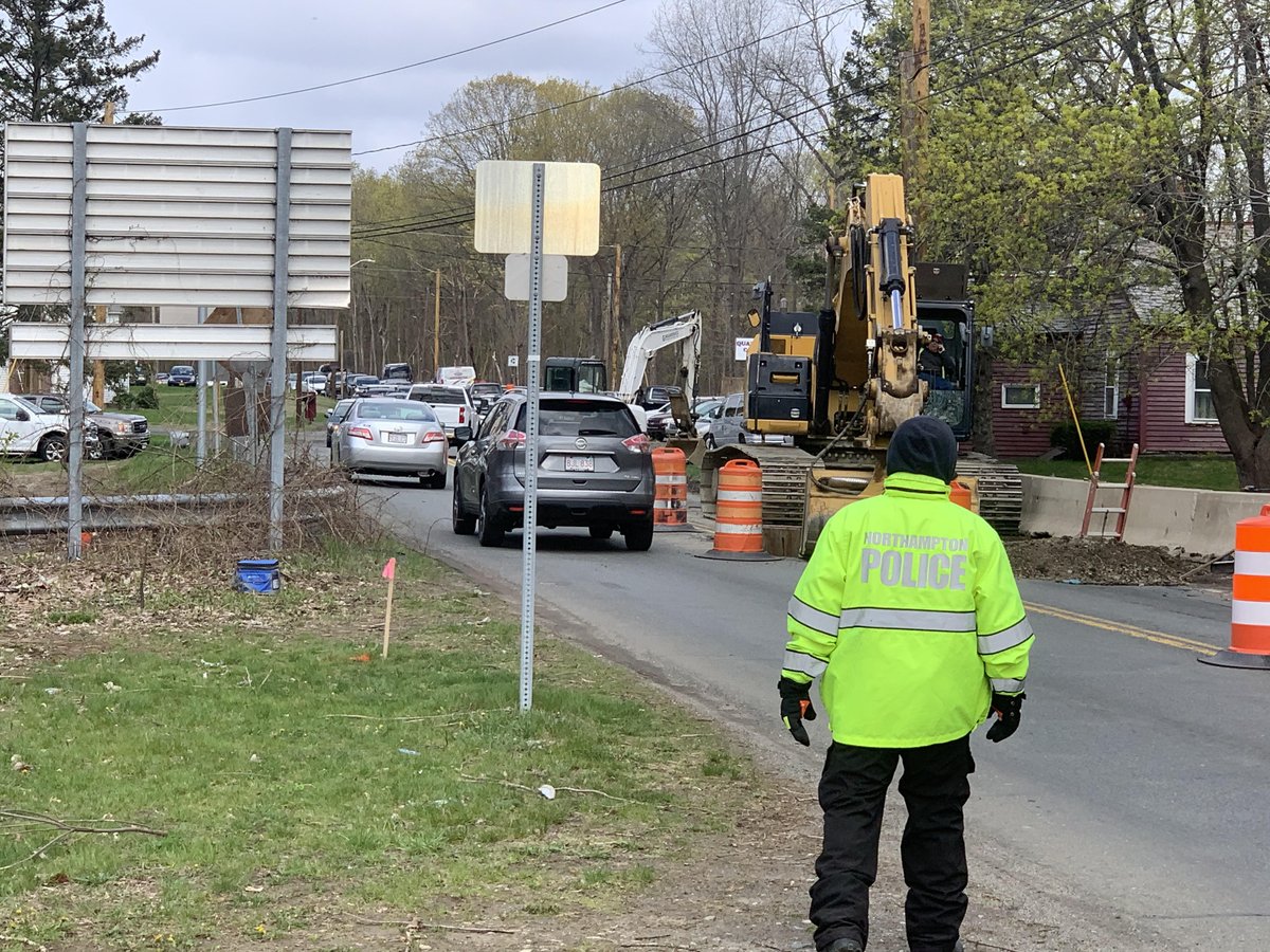 ***Traffic Alert***
The Damon Road improvement project has moved into the roadway.  Near the bike path crossing traffic has been reduced to one lane.  Please plan accordingly and we will continue to update on any future traffic pattern changes.