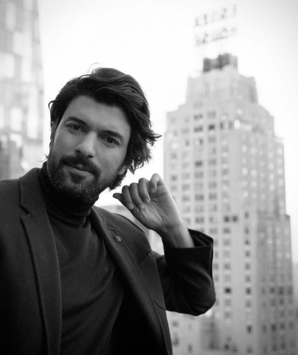 2015 EMMY/It's been 6 years...

instagram.com/p/CN-E2GxFiao/…