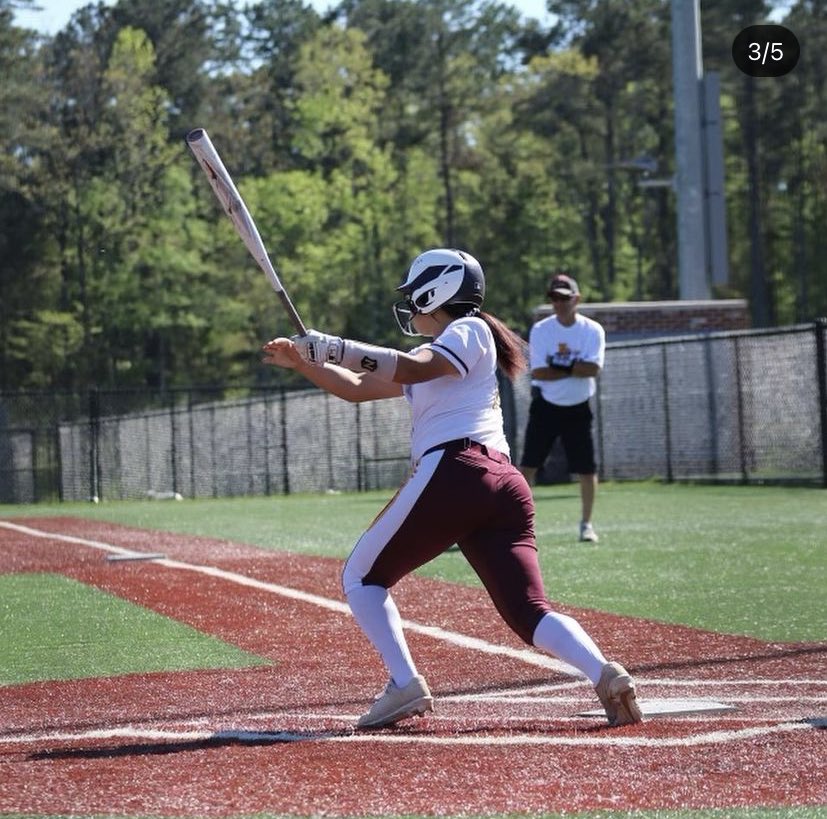 brayarms4's tweet photo. Let me brag on my lil sister, she is a sophomore in high school already pitching 65 mph!!! Every school in America is finna start coming after her when travel ball starts!! And she has around 15 homers this season alone!! #3rdRoundBound https://t.co/7vuWa6caHx