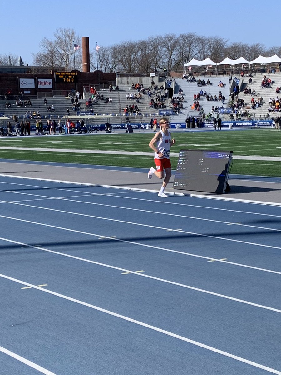DCG_TF's tweet photo. 🅈🄾🅄 🄰🄻🅁🄴🄰🄳🅈 🄺🄽🄾🅆...

Aidan Ramsey places 4th smashing his own school record by 16sec. running 9:18.63 in the 3200m! https://t.co/XgBUF4Wk4l