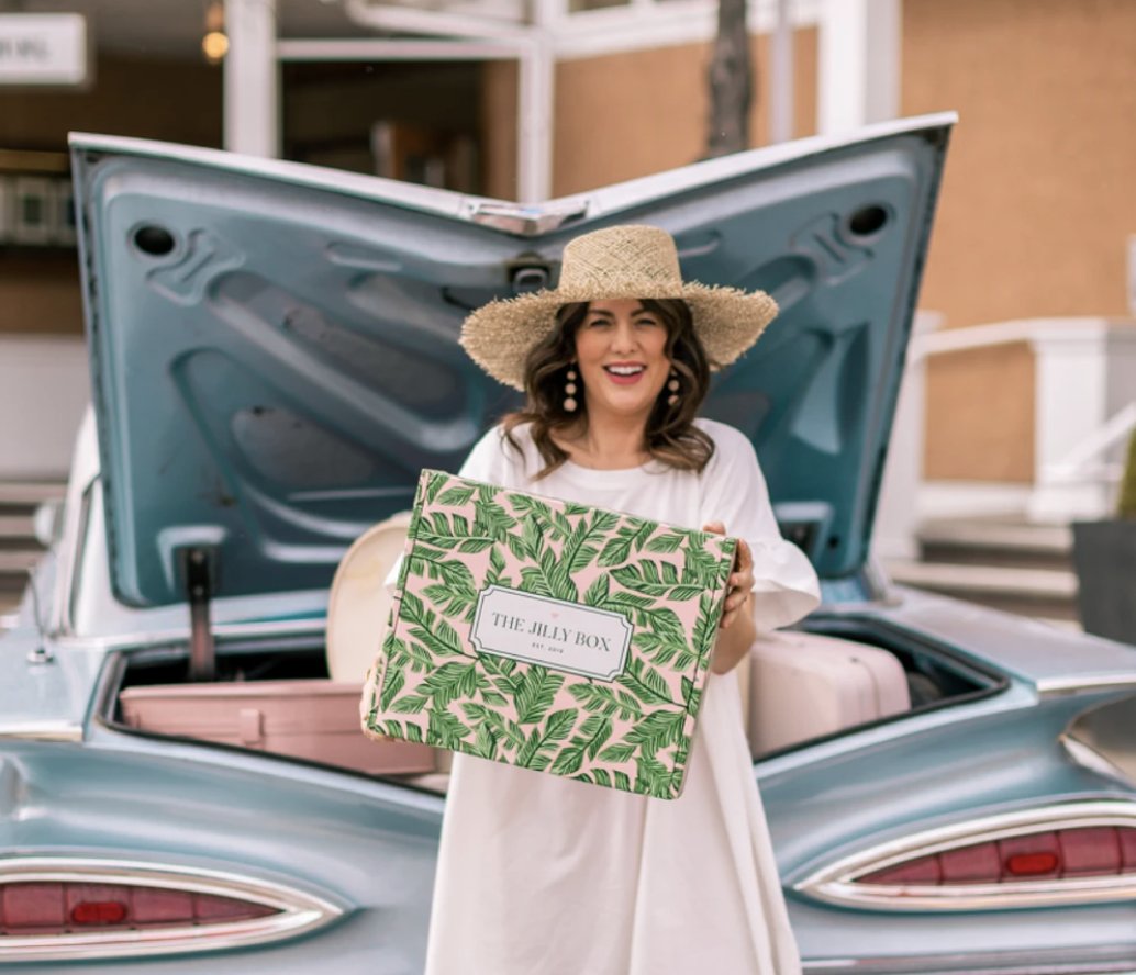 It's Jilly Box lottery day!!!! Make sure you've signed up for the insiders club for a chance to be chosen for the Summer 2021 box! 🎉 🎊 
jillybox.com/pages/become-a…