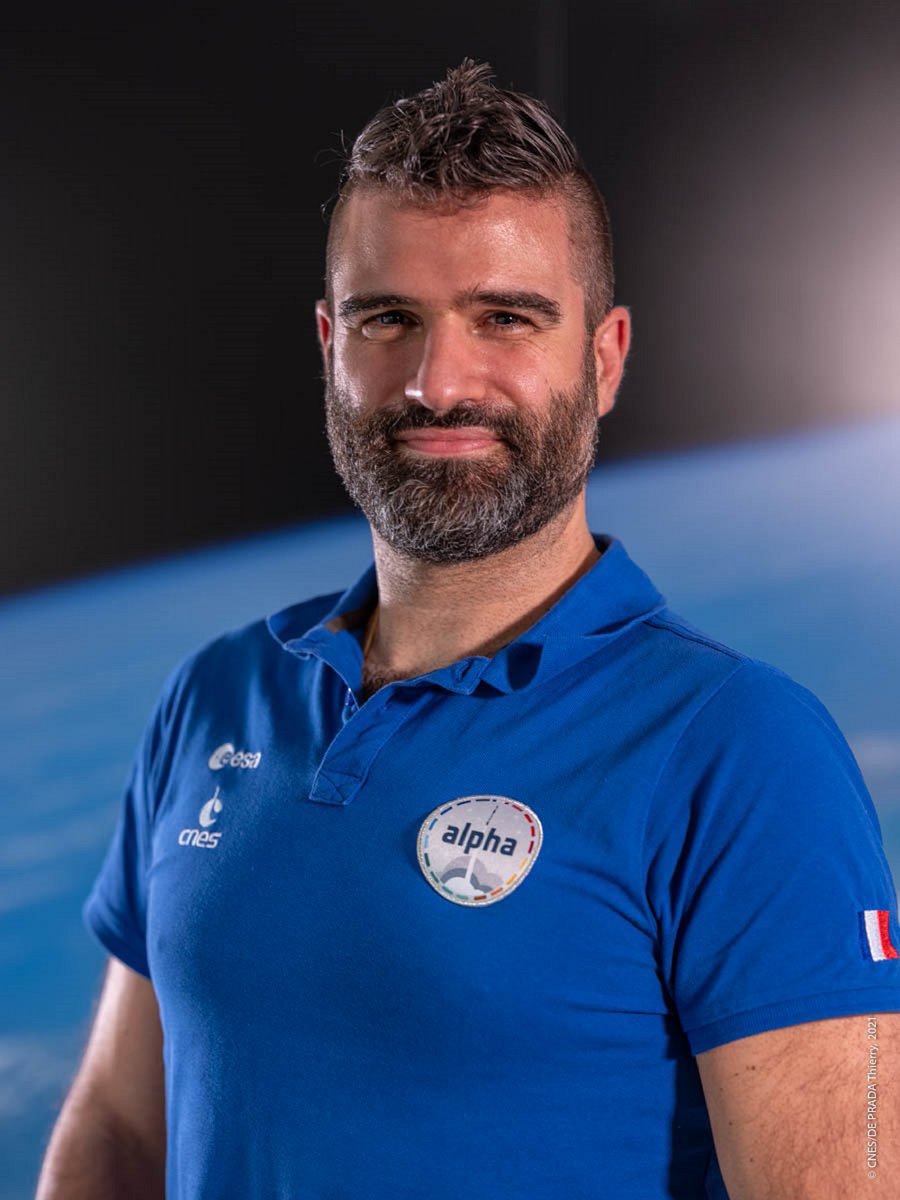 [Café Alpha]//C'est aujourd'hui! Rencontre en ligne avec Grégory Navarro ingénieur <a href="/cnes/">CNES</a>, responsable pour la #Missionalpha des expériences Blob/ Tetr’ISS/Eklosion

🗓️Ce lundi 26 avril à 13h30 
➡️Lien direct pour rejoindre la rencontre urlz.fr/fpb2

Avec <a href="/ESA_fr/">ESA France</a> <a href="/CNES/">CNES</a>