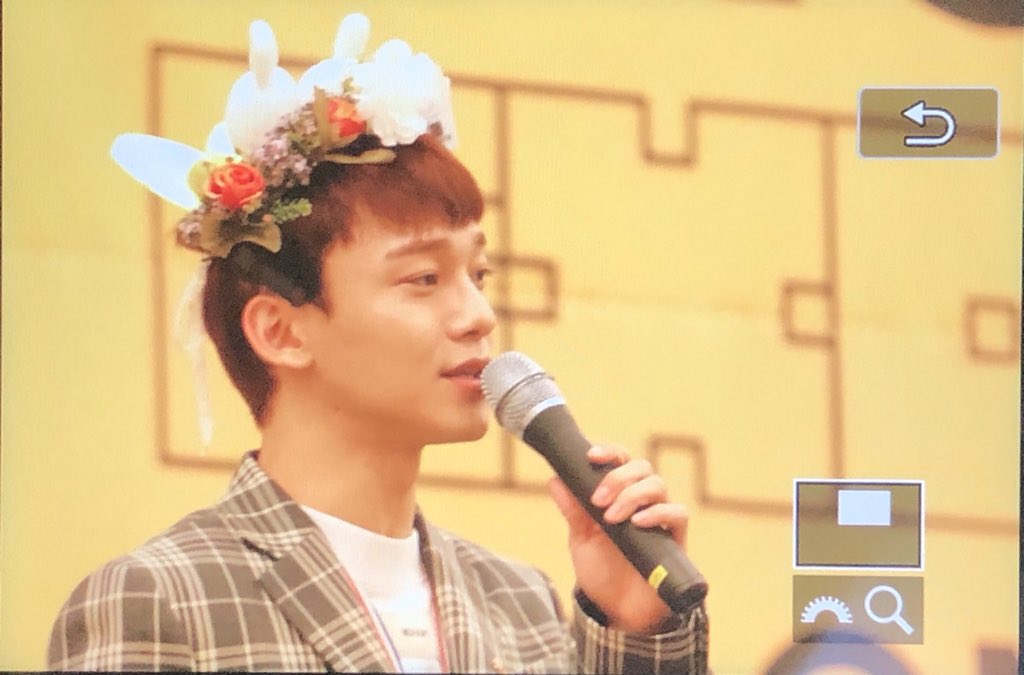 Tap the flowers if you want to see Jongdae being the cutest Flower Prince ♡                                                                               #첸  #CHEN