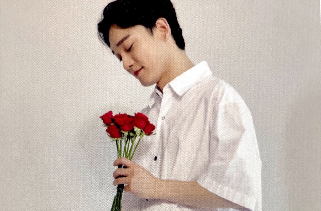 Tap the flowers if you want to see Jongdae being the cutest Flower Prince ♡                                                                               #첸  #CHEN