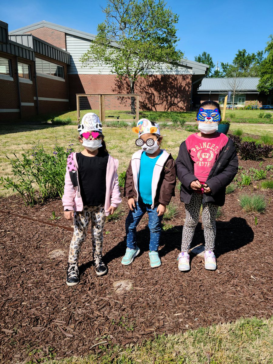 Hanging with our friends outside on Earth Day! No where else we'd rather be <a href="/MECME_School/">MillbrookElem</a> #EarthDay #EarthDay2021