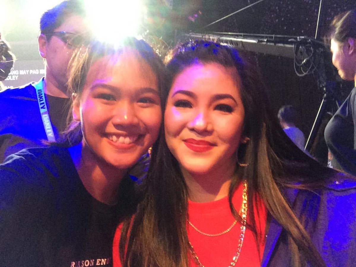 ending this thread with our (only) picture together! i miss watching you perform live. happy birthday, queen! stay safe and healthy, may you live a long long life for the world to see more of your greatness. HappyBirthday QueenRegine @reginevalcasid