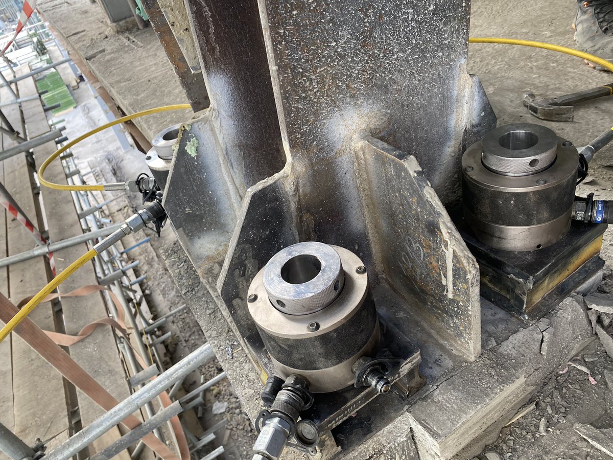 HydraCapsule's tweet photo. Bolt tensioning, torquing &amp; hydraulic jacking works - preloading &amp; pre-stressing 76nr macalloy bars &amp; a tower crane 🏗 base grillage

#jacking #bolting #flatjacking #preloading #bolttensioning #heavylifting #cranebase #monitoring #temporaryworks #towercranes #grillages https://t.co/z6ViAQK9yQ