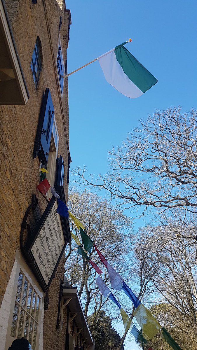 Sateeeeeee it is 😋 en nog veul meer lekkers To Go 🥢🥠🍾 #Vlieland #Oostersvlieland #Takeaway