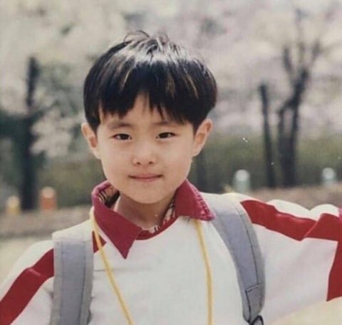 9B__BK's tweet photo. 울 공주 생일이니까 애기때 사진 귀엽다 하 (이마 퍽 https://t.co/yvzM00g6KG