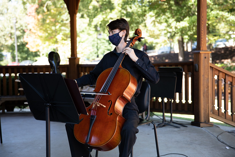TOMORROW AT 12:30 PM | FRESH AIR FIRDAYS
Enjoy a free performance by the Cooke Quartet and KSU faculty, Helen Kim and Charae Krueger. You may live-stream the event from wherever you are via artsKSU Virtual or Facebook Live. Registration: rb.gy/fb1e1t