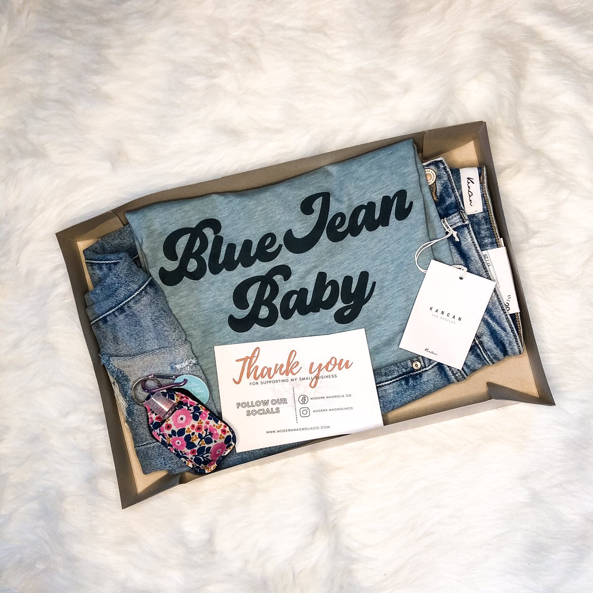 If you didn’t get your hands on our April collab box with 3rd and Elle Boutique this is what you missed!! Be sure to grab May’s box by 05/01✨

modernmagnoliaco.com/product-page/m…