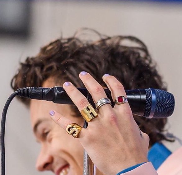 many of us believe the ring is a symbol of love, and similar to a wedding ring. he always wore it on his middle finger which is considered a placement for marriage within the LGBTQ+ community. obviously, we believe louis had given it to him back in 2013