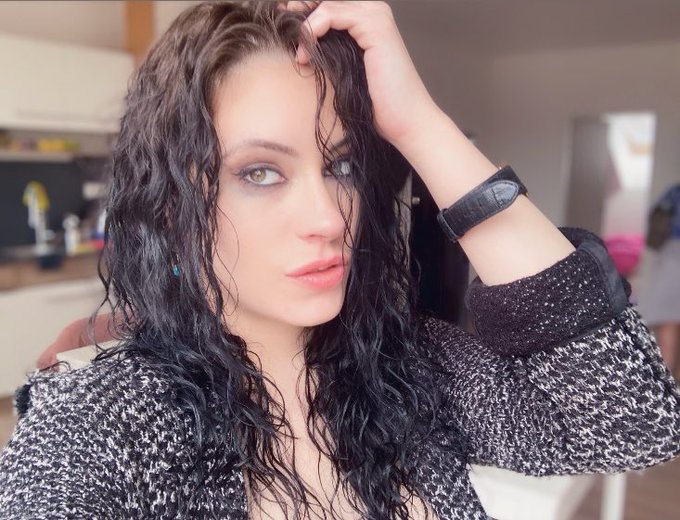 Guess what https://t.co/MkrdILRi7d