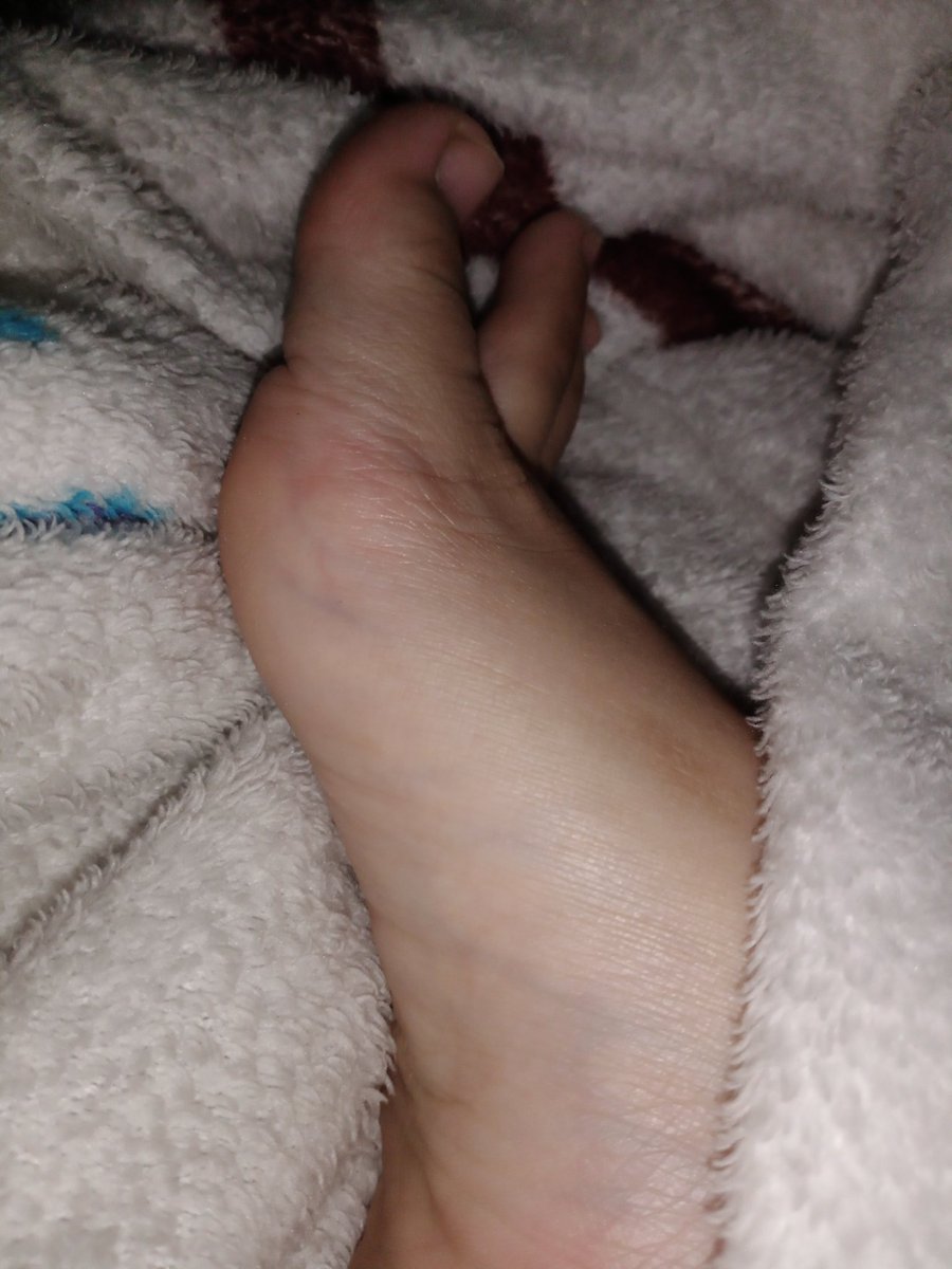 vvvfeetpics's tweet photo. Hi! Dm me 💸
#feetpic #feetpics #footpic #FOOTFETİSH #fetish #sellingmyfootpic #cashapponly #dmforcustom https://t.co/Gy43jbd3qM