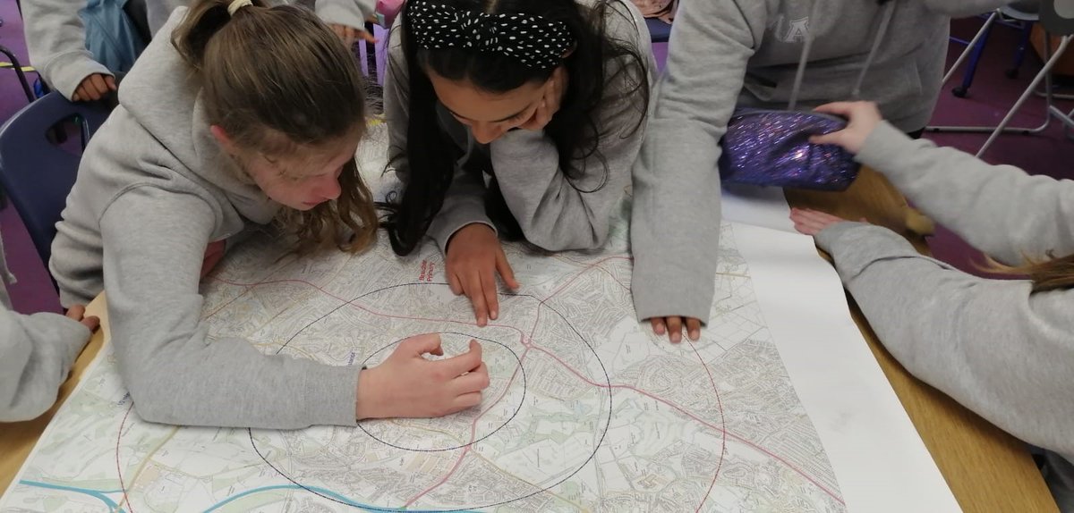 BraidbarPS's tweet photo. P7 planning their personal road travel to high school. Thank you Irene McInnes from ERC Road Safety for teaching us the Highway Code and helping us with our mapping skills! #transitiontohighschool @EastRenCouncil https://t.co/RVBvfR5UJ1