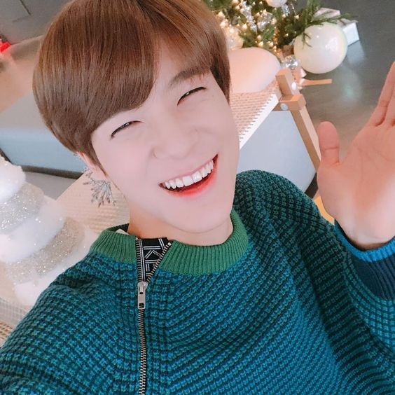 Lee Jeno cutest eye smile -a devastating thread