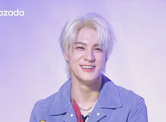 Lee Jeno cutest eye smile -a devastating thread