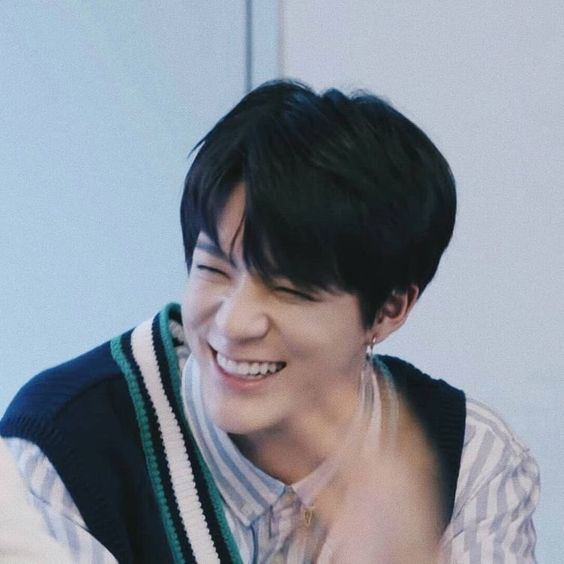 Lee Jeno cutest eye smile -a devastating thread