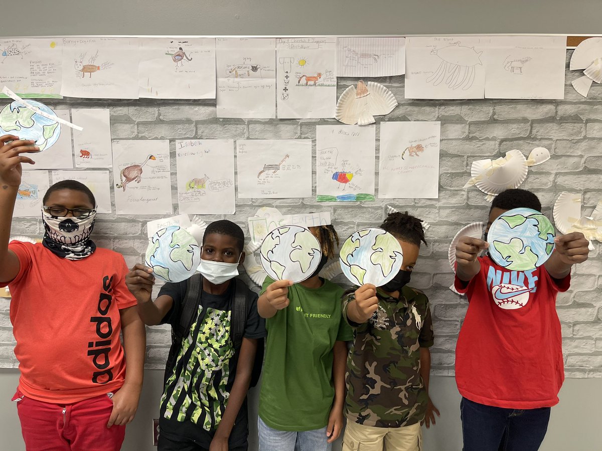 MrOdom14's tweet photo. My fourth graders created Earth Day posters today and even used some recycled material from earlier this week to do so! @JonesES_AISD @LaLlking @STARS_902 #EarthDay2021 https://t.co/QLsC9eq7YO