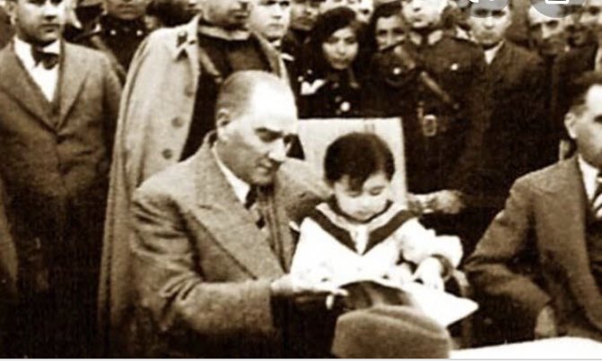 “Küçük hanımlar, küçük beyler... Sizler hepiniz, geleceğin bir gülü, yıldızı, bir bahtının aydınlığısınız. Memleketi asıl aydınlığa boğacak olan sizsiniz. Kendinizin ne kadar önemli, kıymetli olduğunuzu düşünerek ona göre çalışınız.”

- Mustafa Kemal Atatürk

#23Nisan