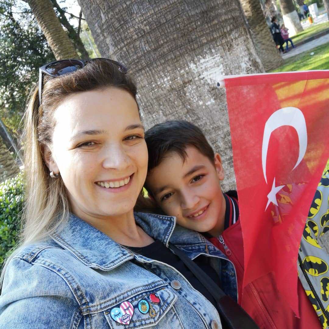 OzbentSaduman's tweet photo. İnadına sabırla gülmeye devam ediyoruz. İnanıyoruz Güzel günler göreceğiz ve coşkuyla sevinçle güzel bayramlarımızı eskisi gibi kutluycaz hep bitlikte Çocuklarımızla birlikte      🇹🇷🇹🇷 altında toplanıcaz. 😇

🇹🇷 #23NisanUlusalEgemenlikveCocukBayramı    BAYRAMIMIZ KUTLU OLSUN 🇹🇷 https://t.co/9hCX5LidNl