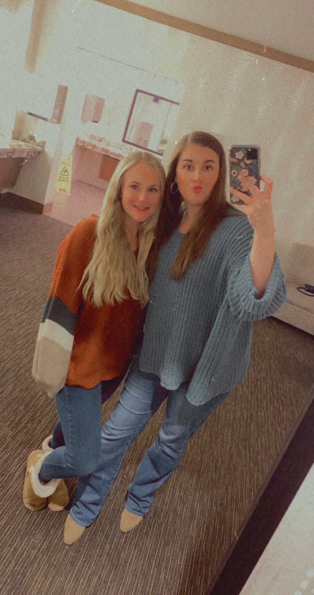 torisilva98's tweet photo. My good time girlll 💕💕 https://t.co/kAd8YlbDE0