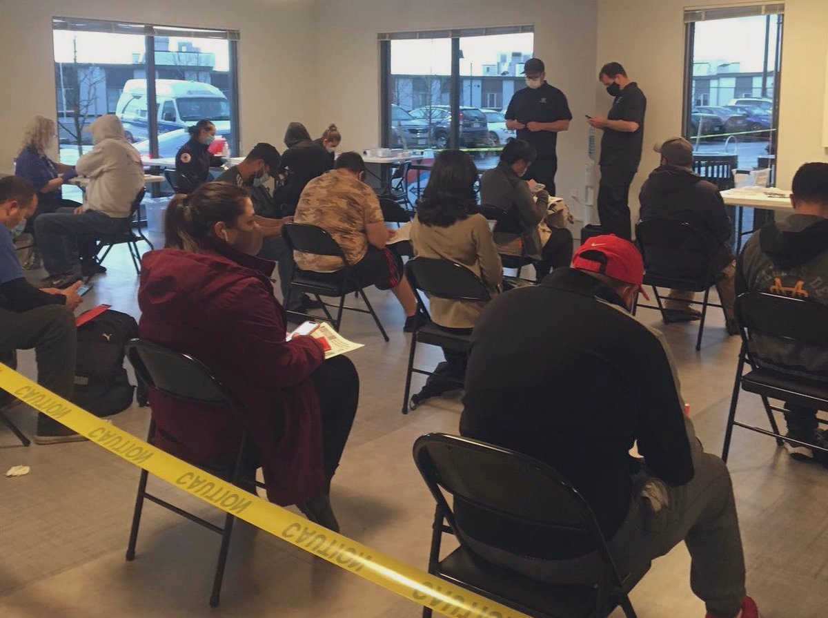 Another successful clinic in East Boston on site at our latest public housing unit with over 350 residents vaccinated in the lobby! So proud of this incredible dream team of @BHA_Boston @MasconMedical @EBNHC @wegotusproject