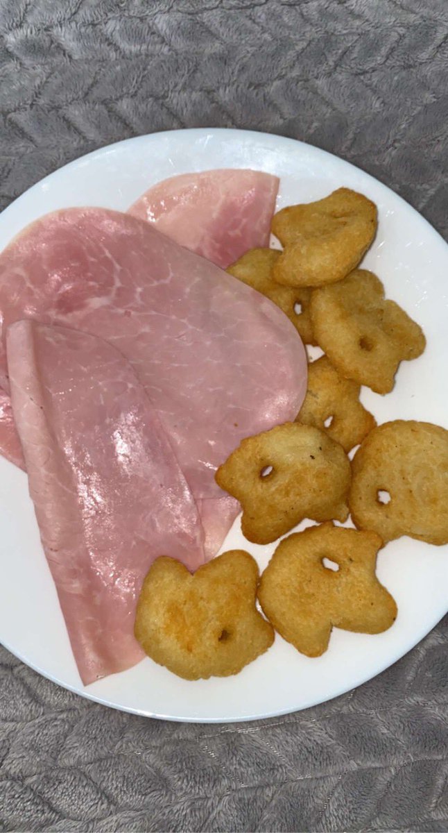 Taking time to ask everyone to say a prayer for my friend <a href="/shay_mcghee/">Shay</a> after being given this dinner tonight