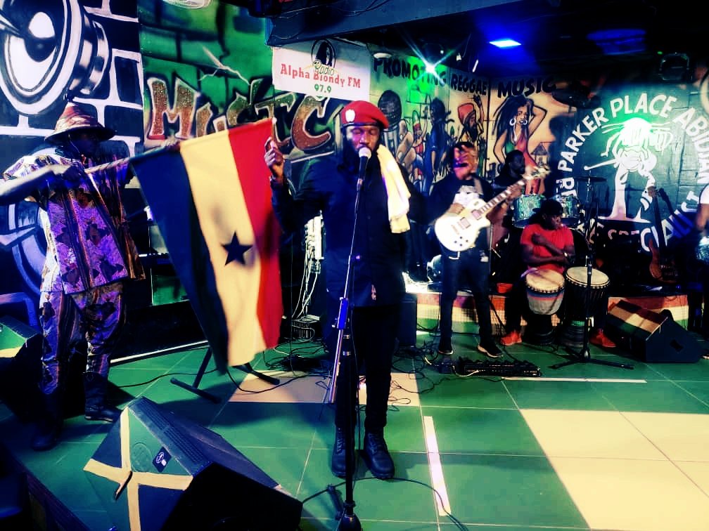 Today #AfricanHistoryClass #Taxidriveshow is Blazing hot hot with #mad Movement against Disorder <a href="/blakkrasta/">BLAKK RASTA</a> <a href="/BlakkLionDeGen/">FreeDaStreets</a> <a href="/EugenPeprah/">Eugene & Eugenia N-Peprah💧🇬🇭(Kuchoko For Life)</a> <a href="/kwame_agyei/">Daniel Kwame Agyei 🤓</a> <a href="/nat_ebube/">𝑵𝒂𝒕 𝑬𝒃𝒖𝒃𝒆 𝑫𝒊𝒌𝒆 🇬🇭</a> <a href="/RasTbcOfoe/">Ras Tbc Ofoe</a> @The_Evangelist3 <a href="/BORBOR_SLY/">BORBOR_SLY(THE RICE 🍚 SELLER INSIDE TESHIE PENNY)</a> <a href="/Teejay63/">Tee Jay</a> <a href="/gumahdok/">Ras Osagyefo Doabil Tindandoog Gumahdok Yinzorbil</a> <a href="/zylofon1021fm/">ZYLOFON FM</a>