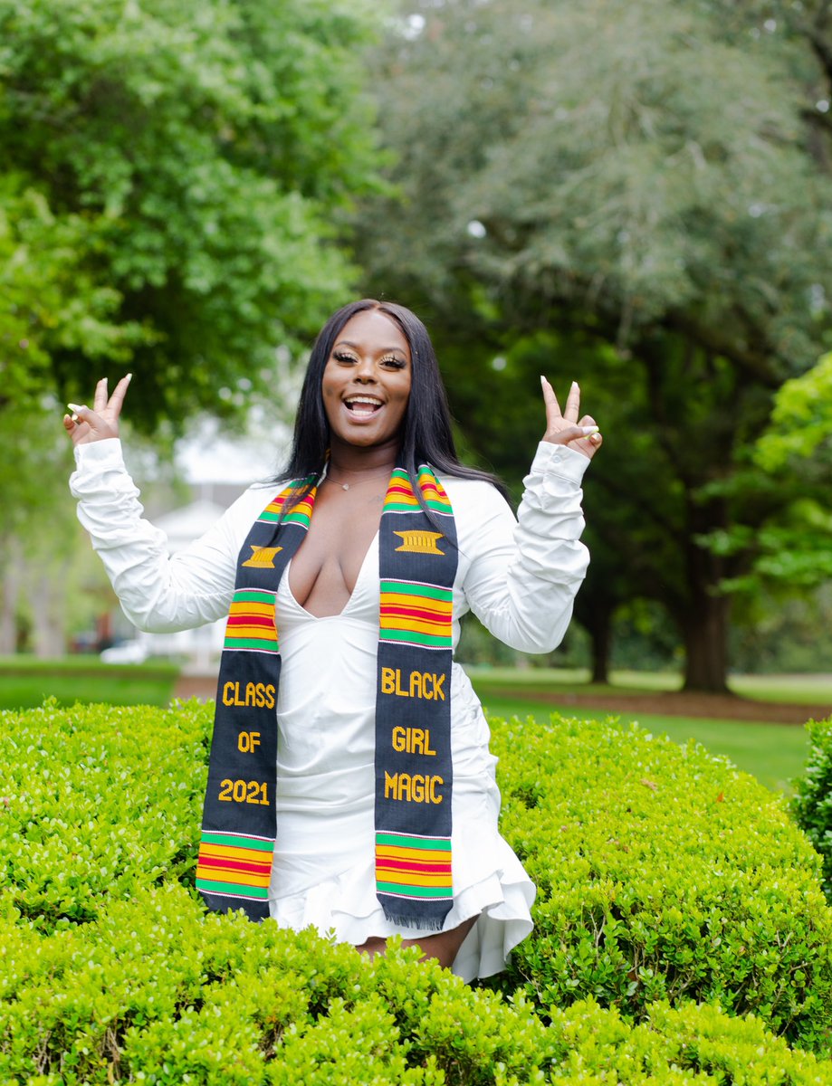 ilahi__'s tweet image. “Since you got your degree, and you know every fucking thing”

🎓✨

#BlackGrad  #graduation2021 #BlackGirlMagic