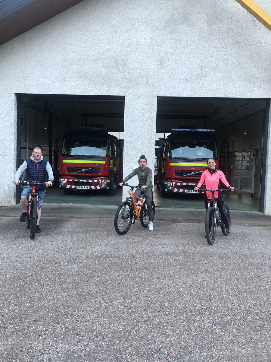 chloecameronnn's tweet photo. Please help us to raise money for breast cancer as we join forces with fort William fire station to cycle as many miles possible before the end of the week 🚲🚒🎀 thank you! https://t.co/E3EGnNSQ5d #sfrs#ridenow https://t.co/HVapHxKAf8