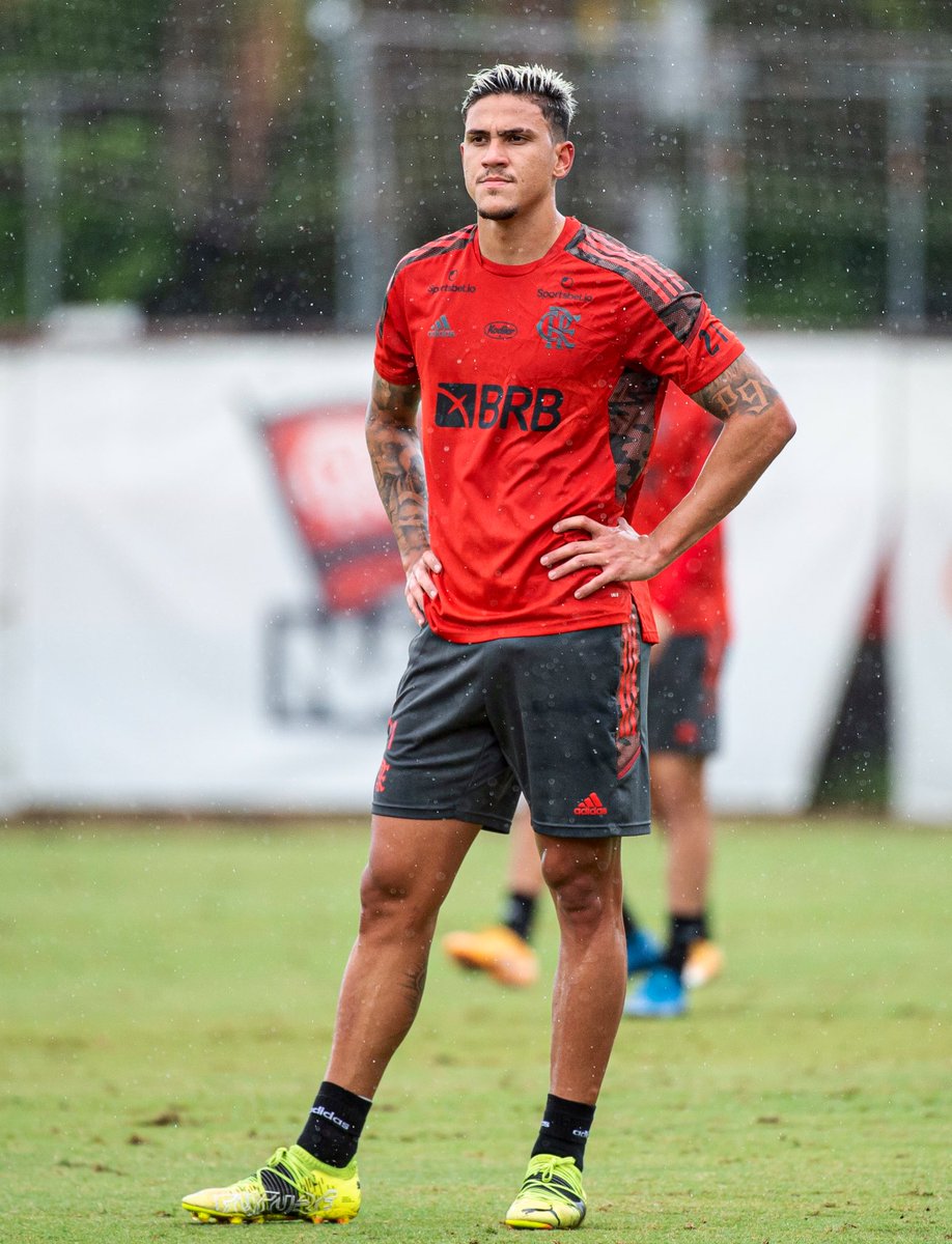 Pedro9oficial's tweet photo. Trabalhando 🙏🏼❤️🖤 https://t.co/y9DdYb6XwV