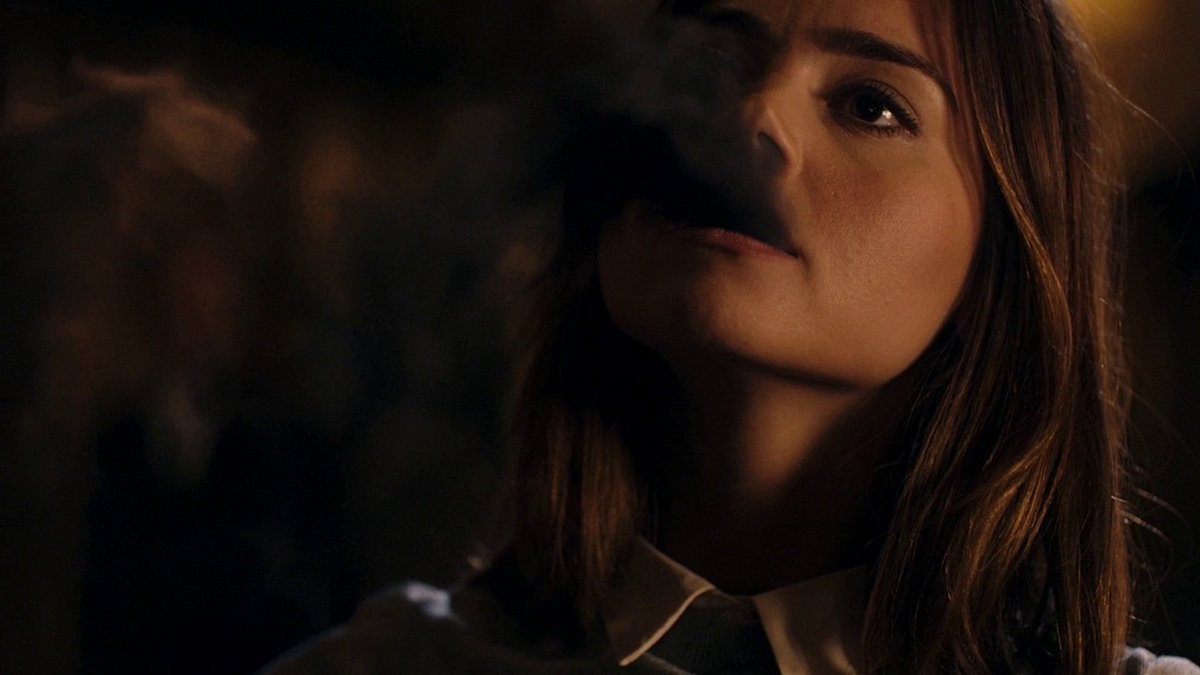 найдите правую руку клары