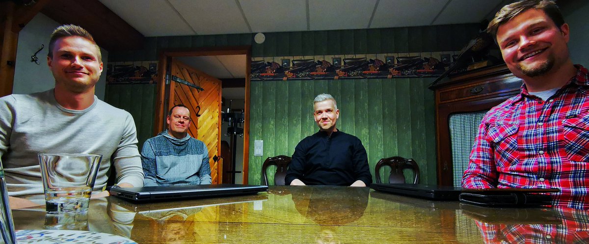 DIGIDEMOhanke's tweet image. Tiimiriihi! Seuraavat askeleet kohti valmista ✌️😎 #digidemo #LOPS2021 #demokratiakasvatus