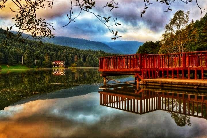 Burası Norveç olsa beğenirsiniz ama
 Tabiatın Kalbi Gölcük..❤