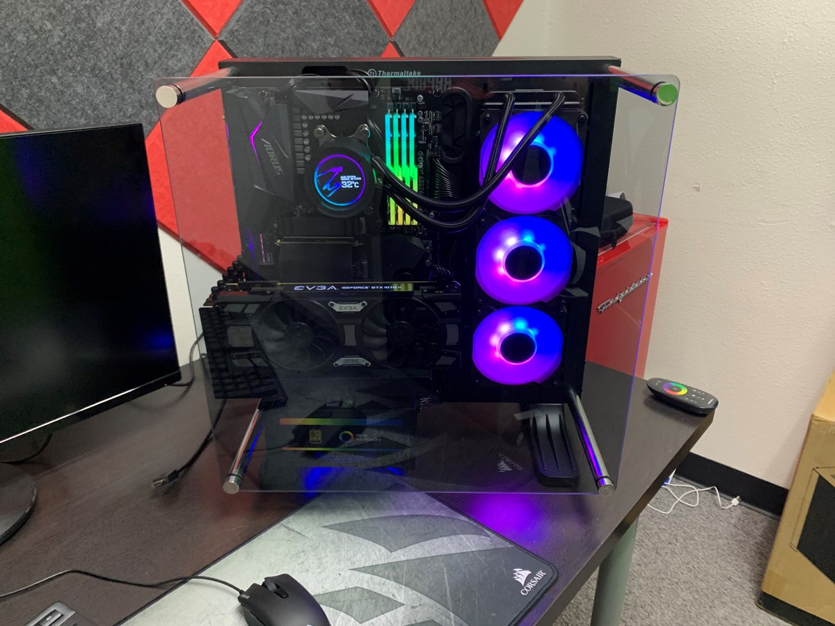 spawn_viking's tweet photo. Just finished this custom gaming PC. AMD Ryzen 9, 3950X. 32GB GSkill, EVGA 1070Ti, Water cooled. Order your now on https://t.co/hKZNpVZVTz.
@ArozziChairs @Thermaltake @AMDGaming @TEAMEVGA @Retweet_Twitch @pcgamer @CODColdWarNews #GamingNews https://t.co/jWYep5Vzua