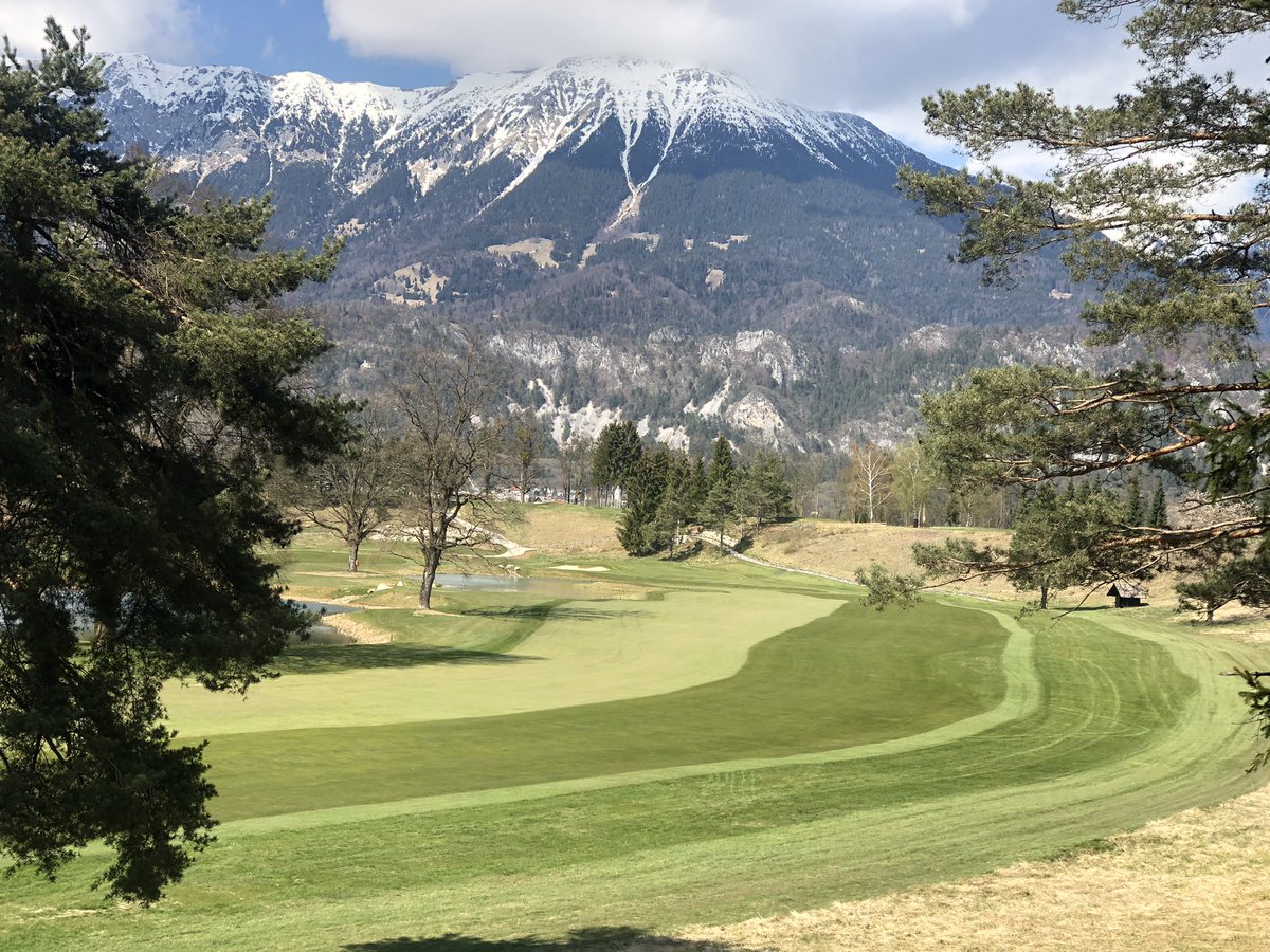 CentenaryHGK's tweet image. A real mixed bag of weather @royalbledgolf The standard frost to start the day &amp;amp; delay set up/ tee sheet 🤦‍♂️ A thunder storm came over the mountain early afternoon &amp;amp; then cleared as quickly as it arrived leaving a sunny end to the day 🤷‍♂️ 😎@SloveniaInfo @BIGGALtd #WorldEarthDay